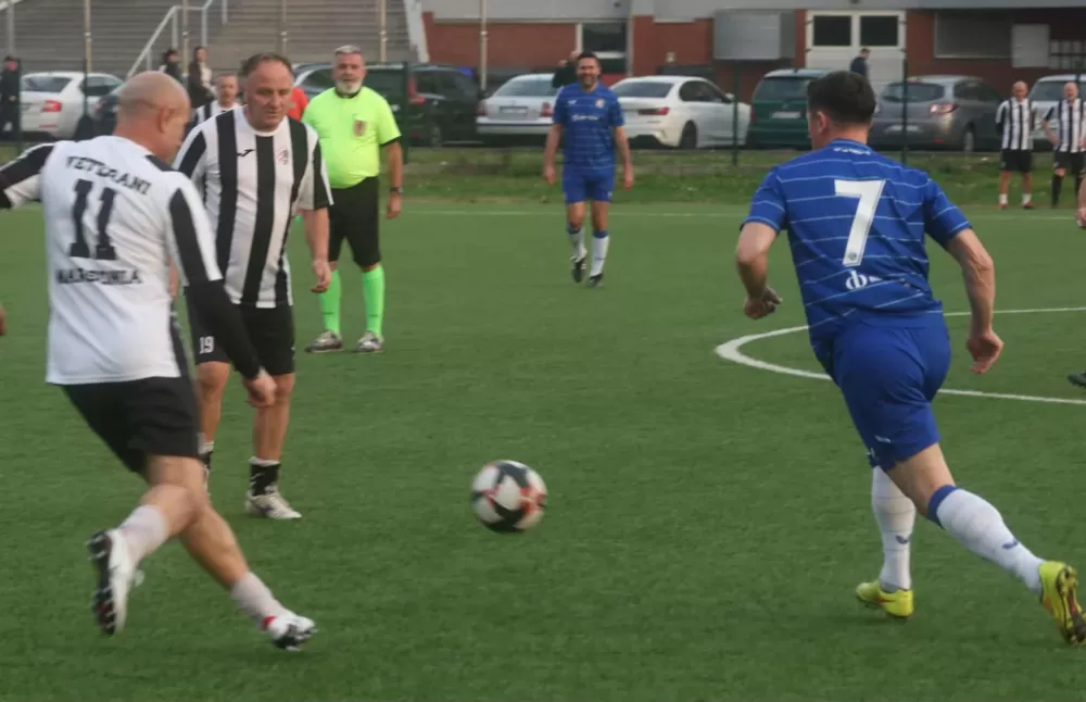 Plava noć ponovno zasjala u Sl. Brodu: Večer ponosa, tradicije i navijačkog zajedništva