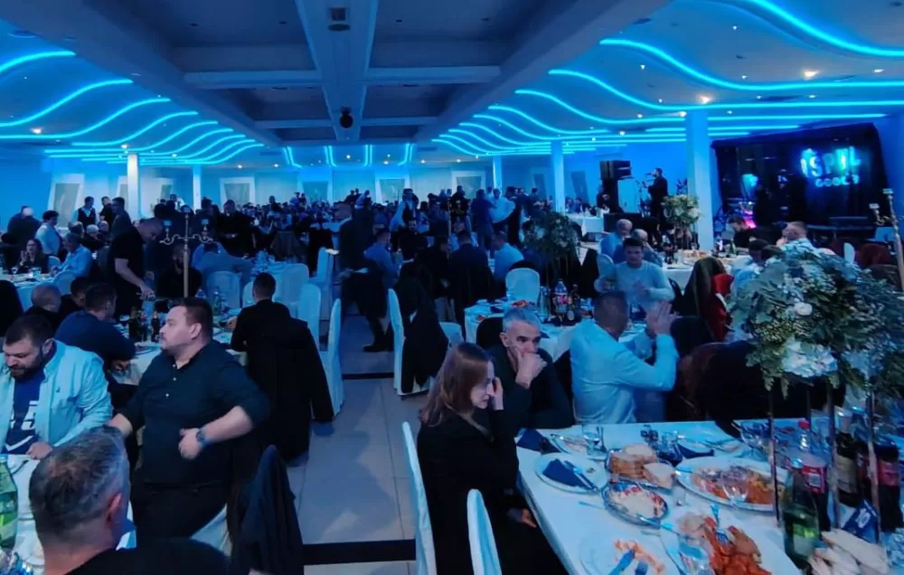 Plava noć ponovno zasjala u Sl. Brodu: Večer ponosa, tradicije i navijačkog zajedništva