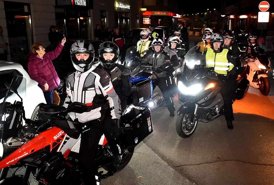 [FOTOGALERIJA] Moto karavana “Zajedno u ratu, zajedno u miru” stigla u Požegu