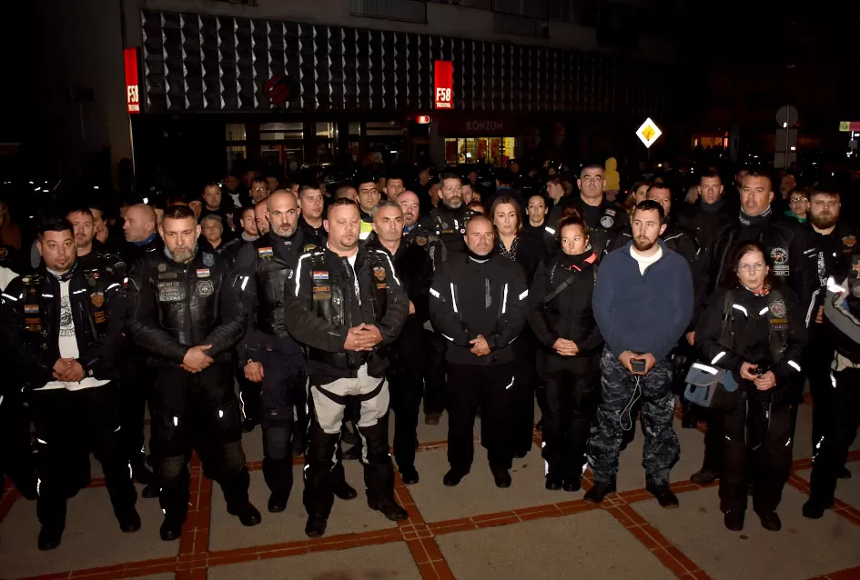 [FOTOGALERIJA] Moto karavana “Zajedno u ratu, zajedno u miru” stigla u Požegu