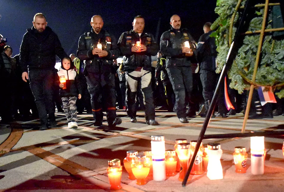 [FOTOGALERIJA] Moto karavana “Zajedno u ratu, zajedno u miru” stigla u Požegu