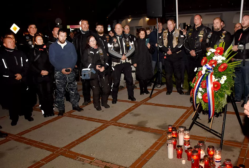 [FOTOGALERIJA] Moto karavana “Zajedno u ratu, zajedno u miru” stigla u Požegu