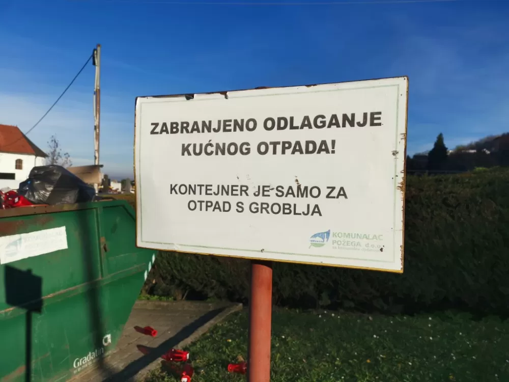 Sramota: Pojedinci svoj glomazni i kućni otpad bacaju uz groblja (FOTO)