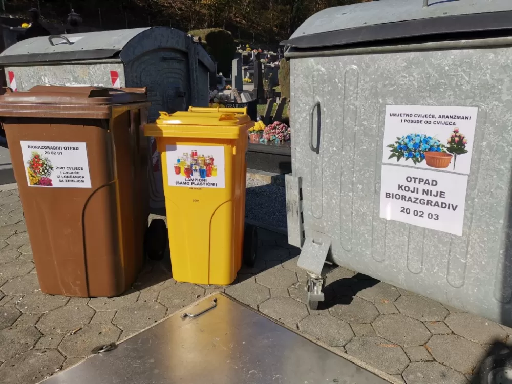 Sramota: Pojedinci svoj glomazni i kućni otpad bacaju uz groblja (FOTO)