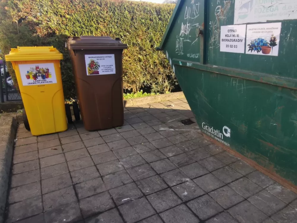 Sramota: Pojedinci svoj glomazni i kućni otpad bacaju uz groblja (FOTO)