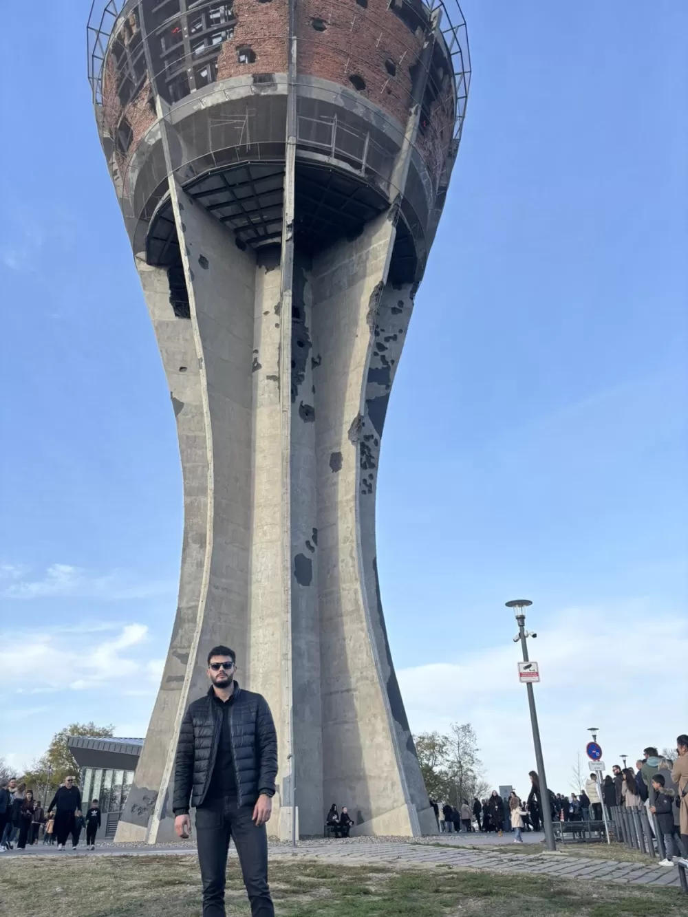 SB Online | DANAS DOSTOJANSTVO SJEĆANJA: Počast žrtvama Vukovara, Škabrnje i svim poginulim braniteljima Domovinskog rata