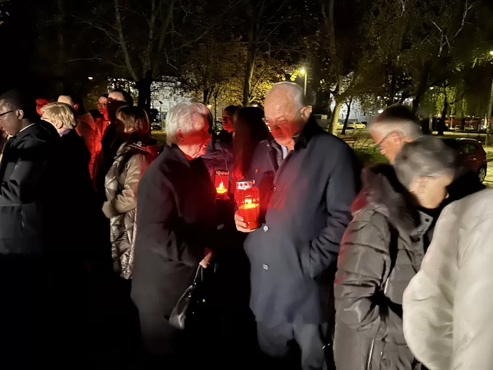 Dostojanstveno obilježen Dan sjećanja u Slavonskom Brodu