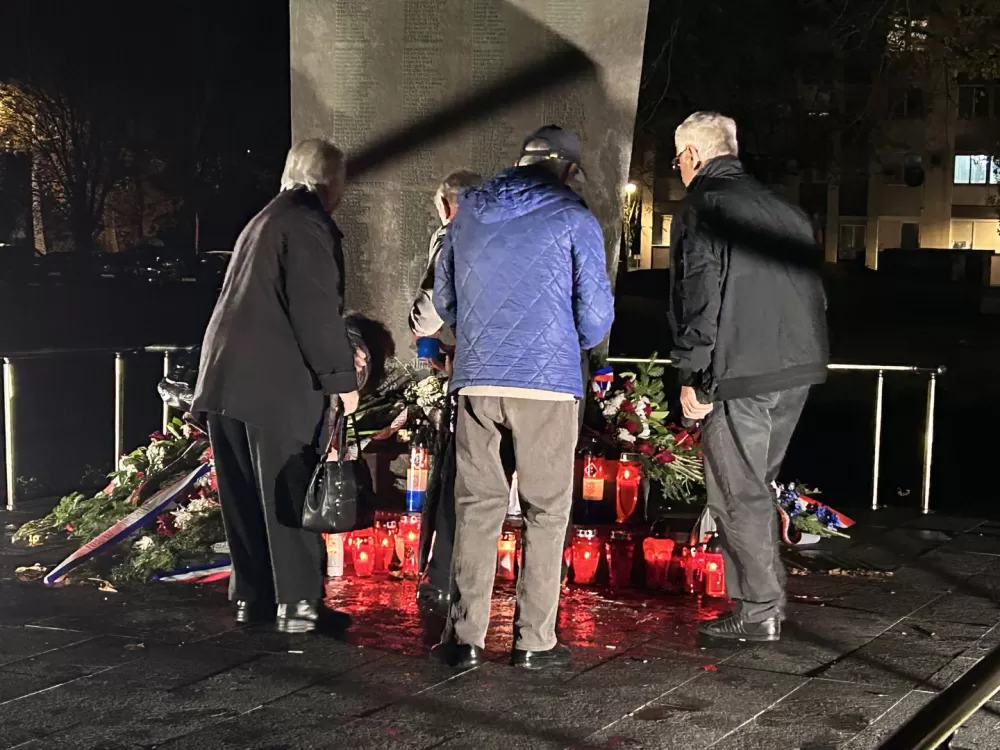 Dostojanstveno obilježen Dan sjećanja u Slavonskom Brodu