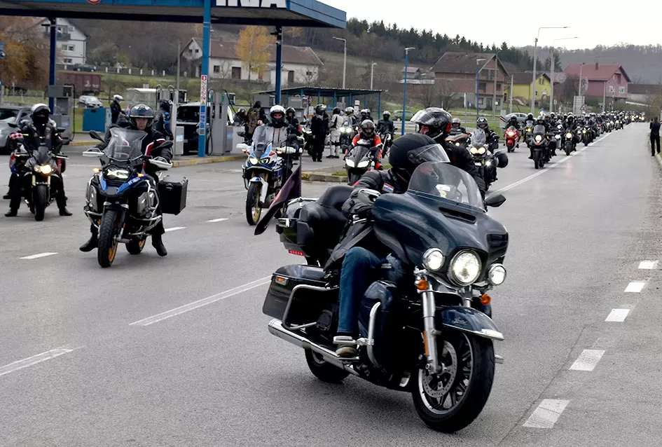 TOPLINA ZAJEDNIŠTVA U ČAGLINU: Više od 800 sudionika moto-karavane Prevlaka–Vukovar dočekano s osmijehom, ponosom i zahvalnošću