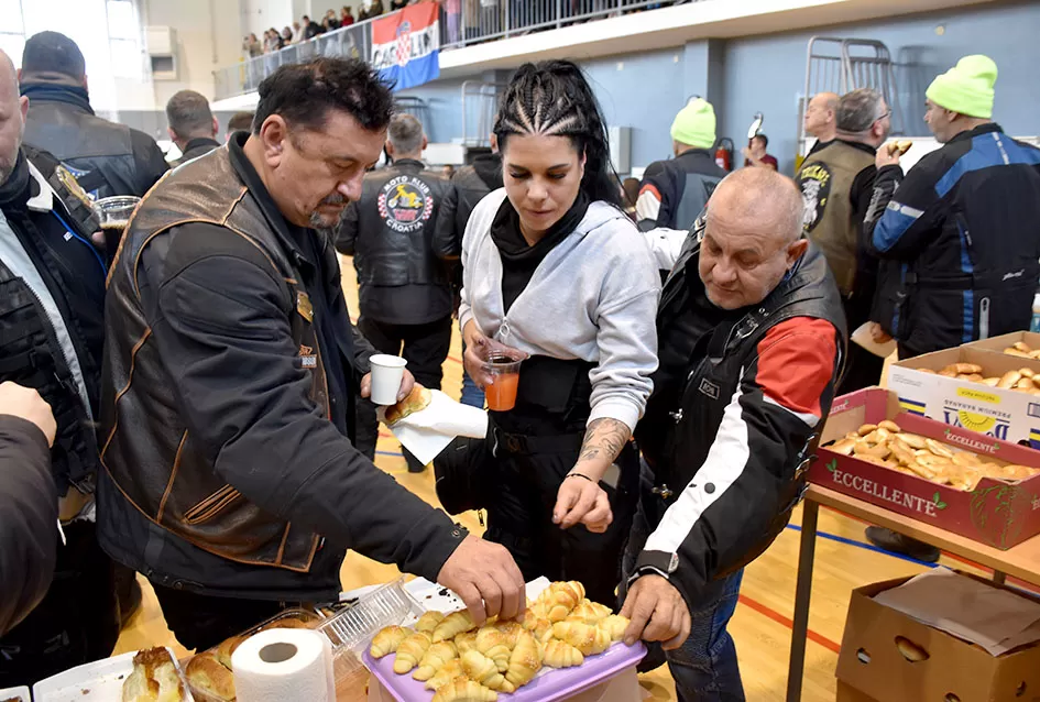TOPLINA ZAJEDNIŠTVA U ČAGLINU: Više od 800 sudionika moto-karavane Prevlaka–Vukovar dočekano s osmijehom, ponosom i zahvalnošću