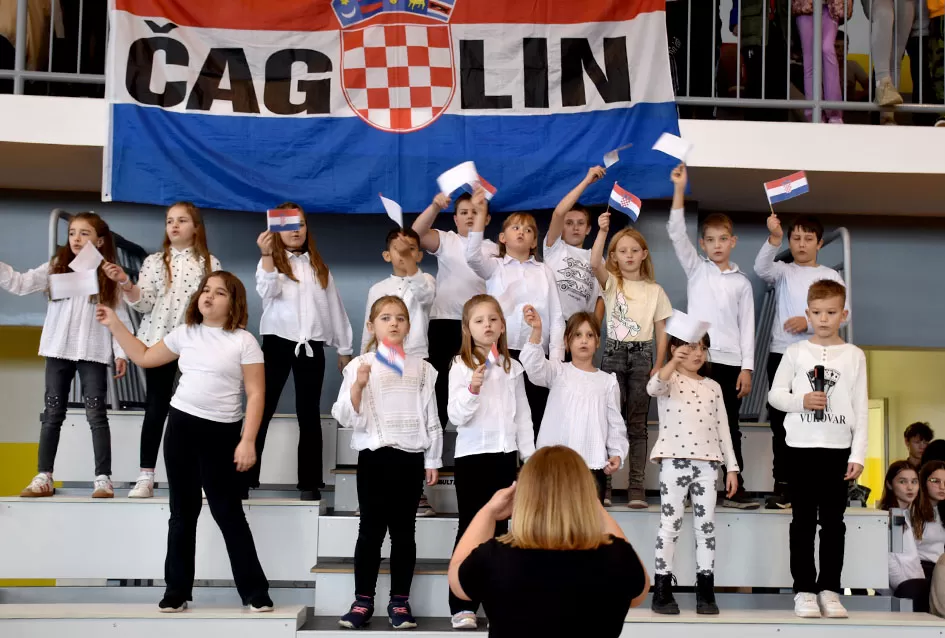 TOPLINA ZAJEDNIŠTVA U ČAGLINU: Više od 800 sudionika moto-karavane Prevlaka–Vukovar dočekano s osmijehom, ponosom i zahvalnošću