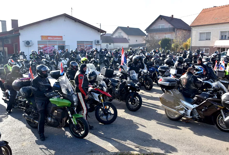 TOPLINA ZAJEDNIŠTVA U ČAGLINU: Više od 800 sudionika moto-karavane Prevlaka–Vukovar dočekano s osmijehom, ponosom i zahvalnošću