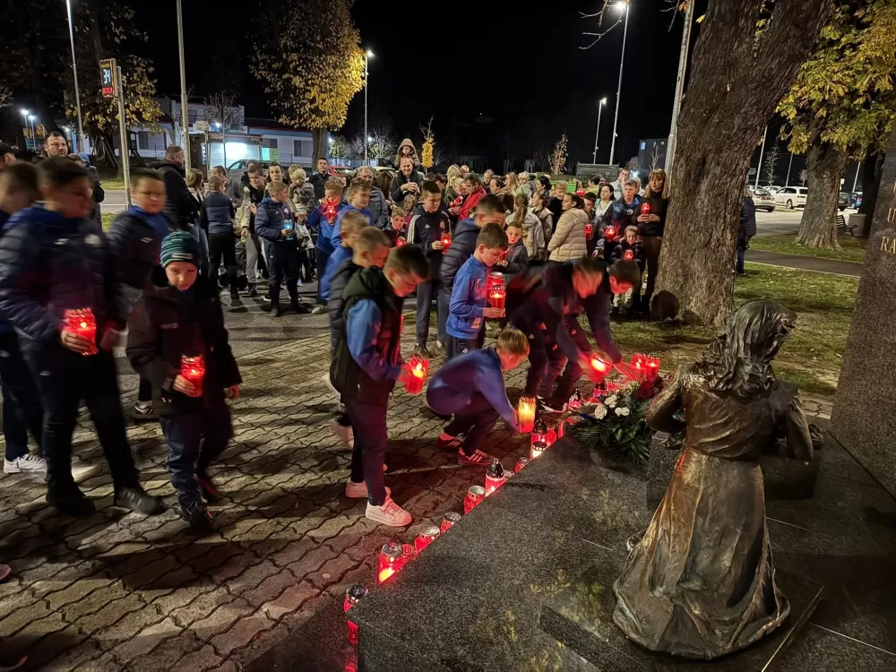 Sibinjci u molitvi za Vukovar