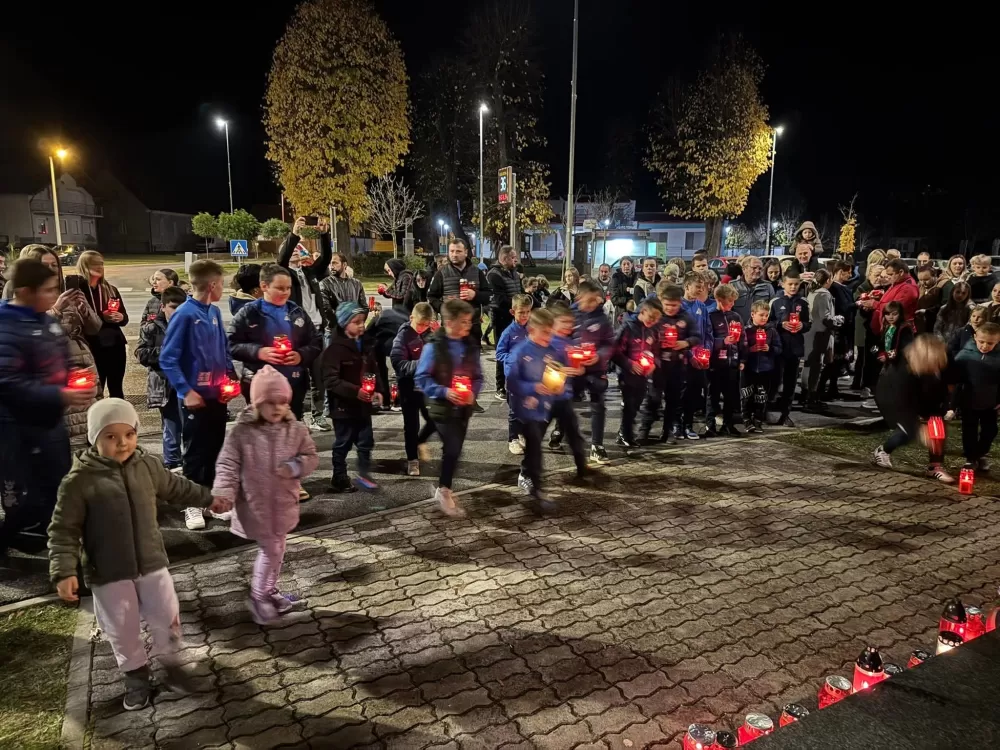 Sibinjci u molitvi za Vukovar