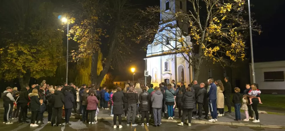 Sibinjci u molitvi za Vukovar