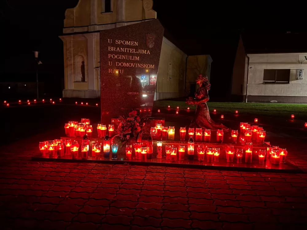 Sibinjci u molitvi za Vukovar