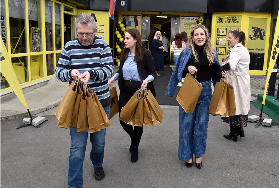 /FOTOGALERIJA/ ʼAllesʼ proslavio rođendan preuređenjem prodajnog centra