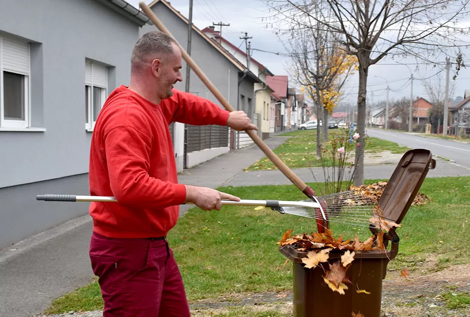 Od idile kasne jeseni do akcije čišćenja: Franjo uzeo grablje u ruke [FOTO]