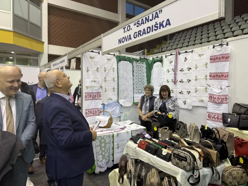 [FOTO] Otvoren 28. Katarinski sajam na Vijušu – Slavonski Brod ponovo središte obrtništva i tradicije