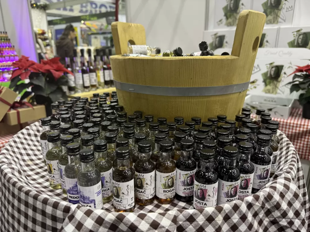 [FOTO] Otvoren 28. Katarinski sajam na Vijušu – Slavonski Brod ponovo središte obrtništva i tradicije