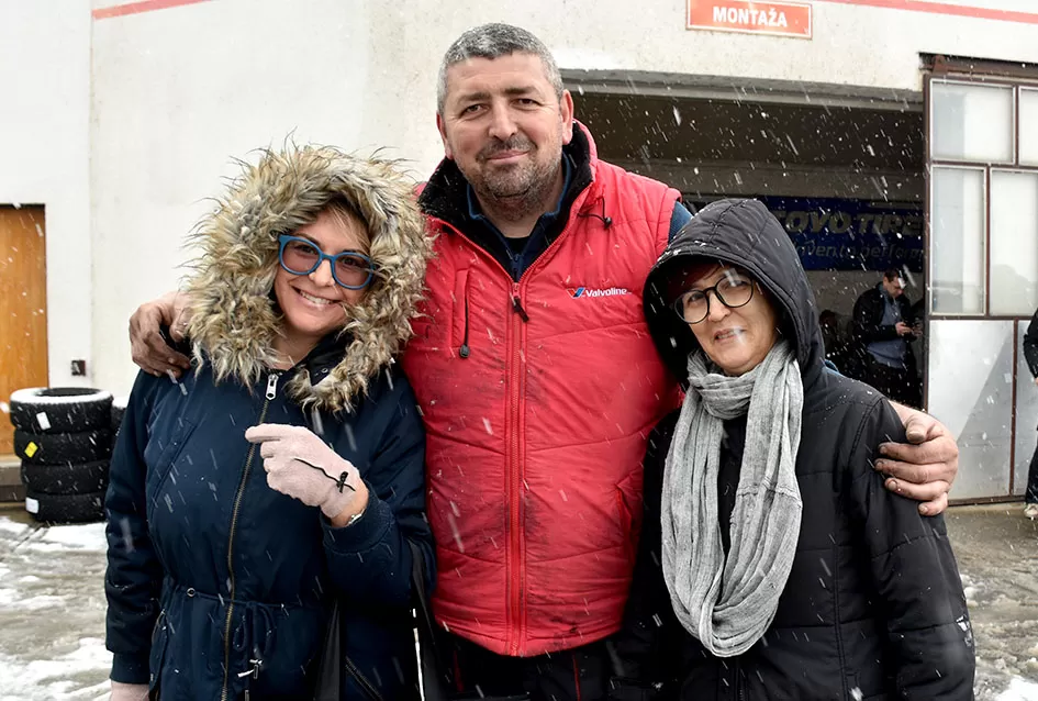 Prvi snijeg donio kaos na ceste, spas vozačima stiže iz Dervišage: U ʼAutoprometuʼ  Ivana Kvesića radi se kao na traci