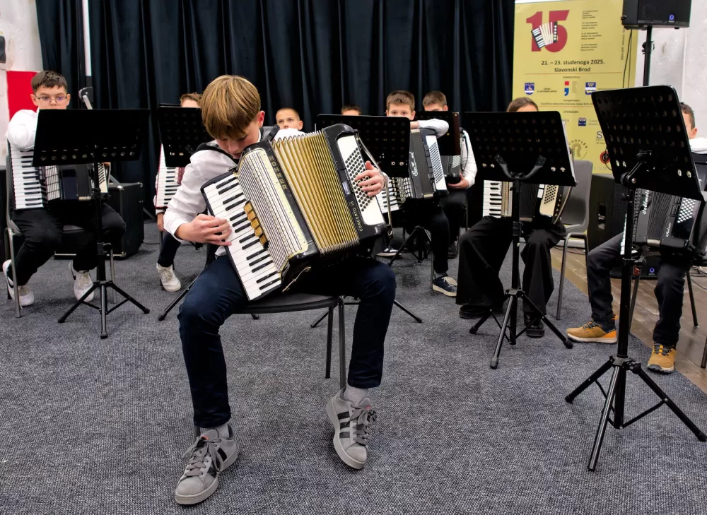 Harmonikaški sjaj u Slavonskom Brodu: uspješno održan međunarodni festival