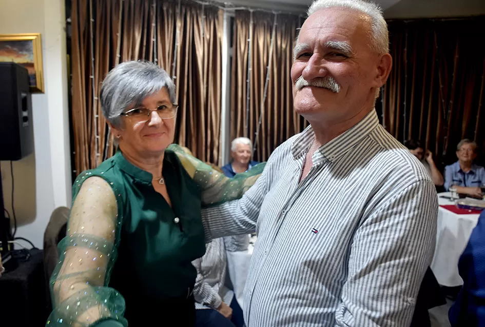 Plesali do zore u dupkom punoj dvorani Luki uz grupu Gold