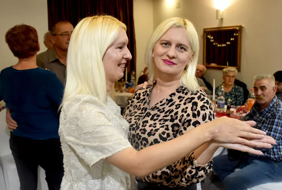 Plesali do zore u dupkom punoj dvorani Luki uz grupu Gold