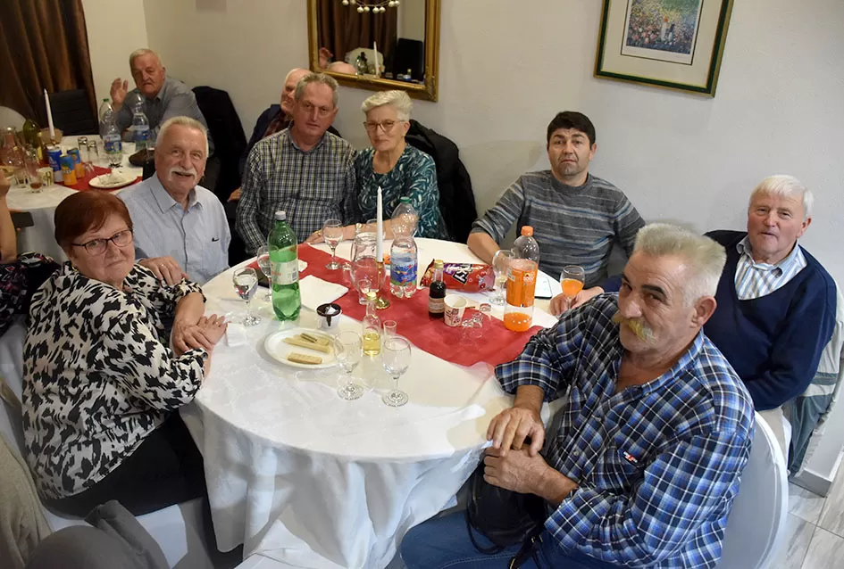 Plesali do zore u dupkom punoj dvorani Luki uz grupu Gold