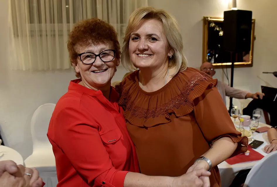 Plesali do zore u dupkom punoj dvorani Luki uz grupu Gold