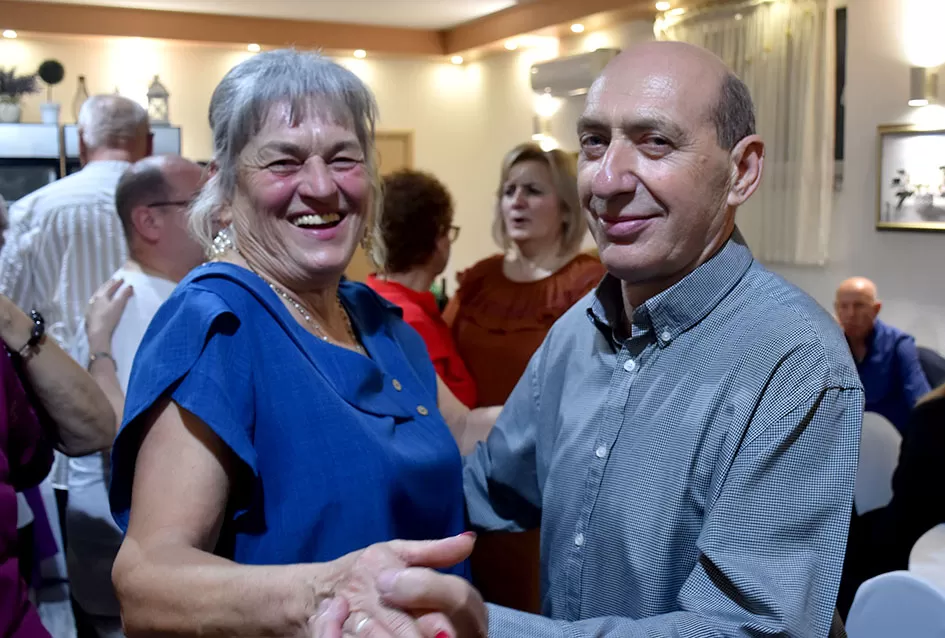 Plesali do zore u dupkom punoj dvorani Luki uz grupu Gold