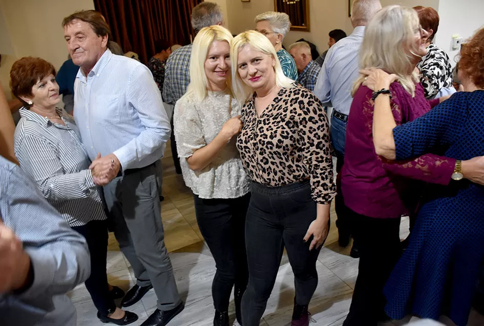 Plesali do zore u dupkom punoj dvorani Luki uz grupu Gold