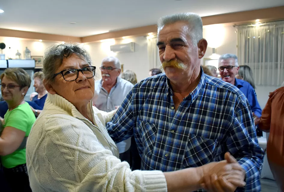 Plesali do zore u dupkom punoj dvorani Luki uz grupu Gold