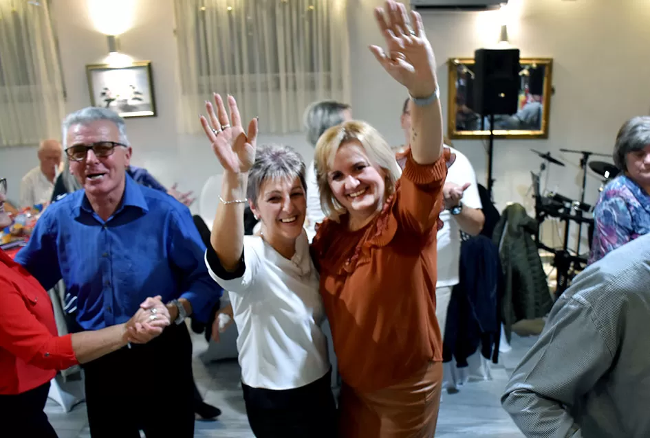 Plesali do zore u dupkom punoj dvorani Luki uz grupu Gold