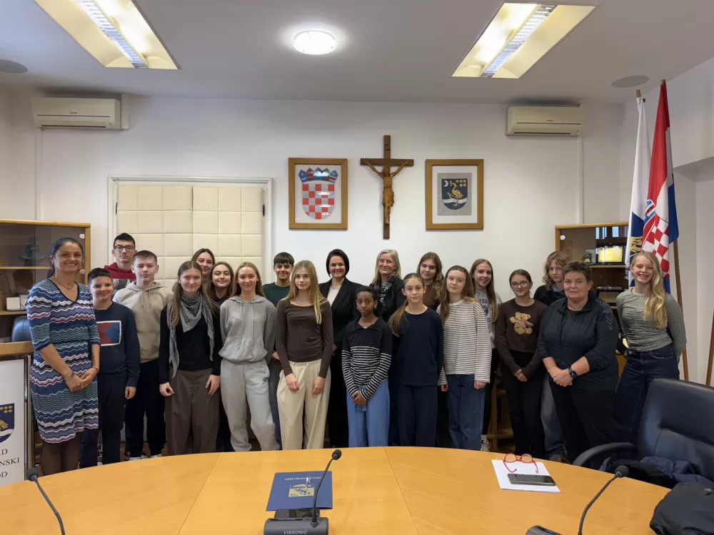 SB Online | Učenici iz Danske gostovali u Gradskoj upravi Slavonskog Broda