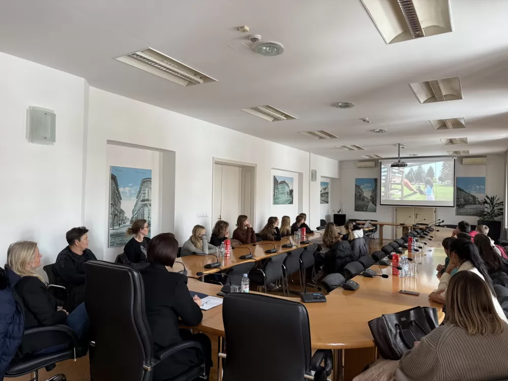 Učenici iz Danske gostovali u Gradskoj upravi Slavonskog Broda