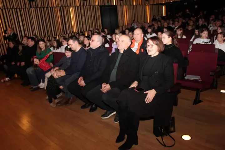 Glazbena svečanost u Pleternici: Župni zborovi oduševili publiku