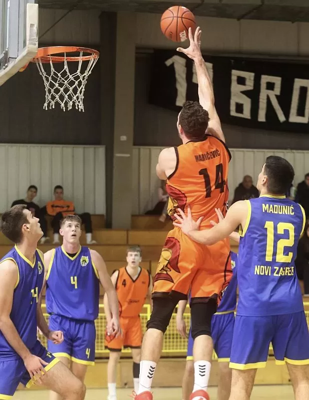 Košarkaši Marsonije i dalje bez pobjede; izgubili i od Novog Zagreba