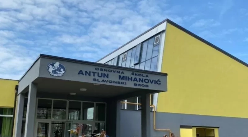 SB Online | SLAVONSKI BROD DOBIVA NOVU ŠKOLSKU DVORANU: Svečarska odluka o 488 tisuća eura za učenike Malog Pariza