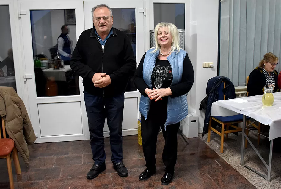 Veselo Martinje kod Anke i Branka Šutala: Bauer krstio mošt, Hodak novi kum