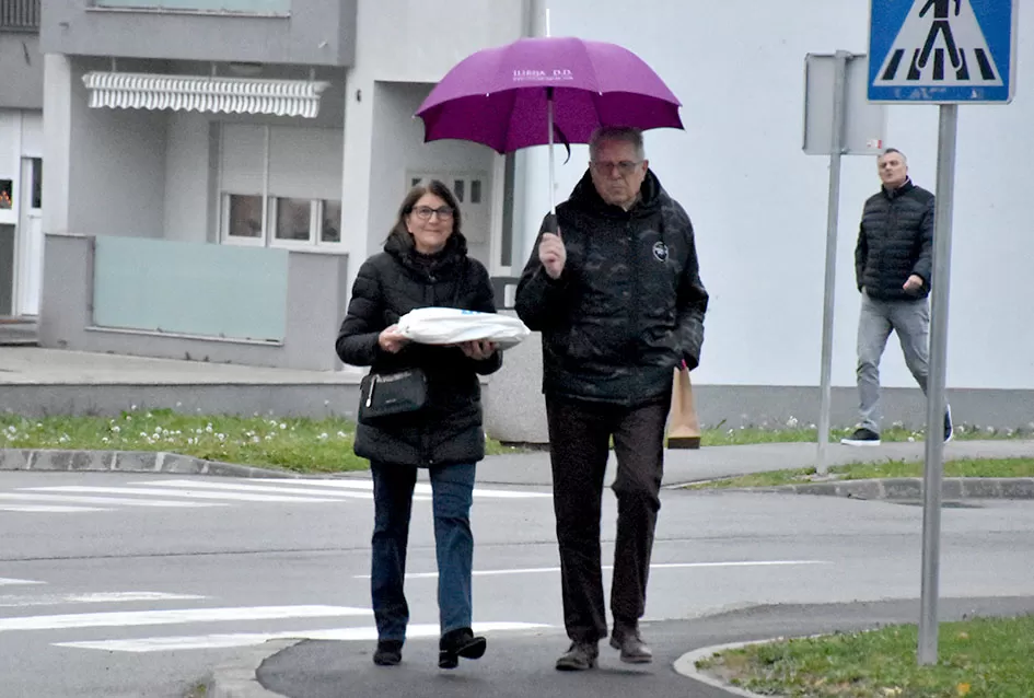 Veselo Martinje kod Anke i Branka Šutala: Bauer krstio mošt, Hodak novi kum