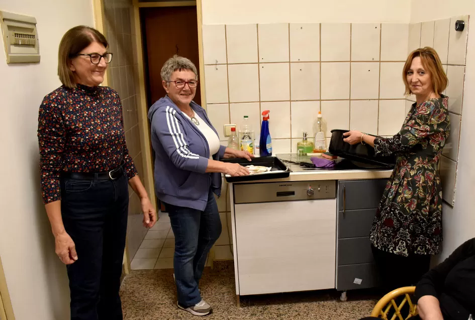 Veselo Martinje kod Anke i Branka Šutala: Bauer krstio mošt, Hodak novi kum