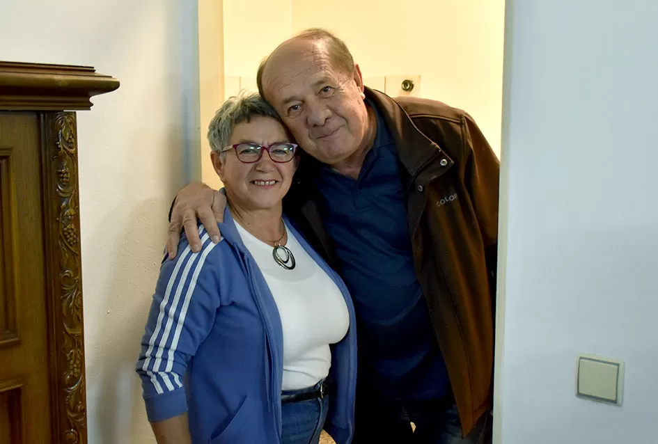 Veselo Martinje kod Anke i Branka Šutala: Bauer krstio mošt, Hodak novi kum