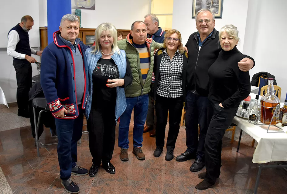 Veselo Martinje kod Anke i Branka Šutala: Bauer krstio mošt, Hodak novi kum