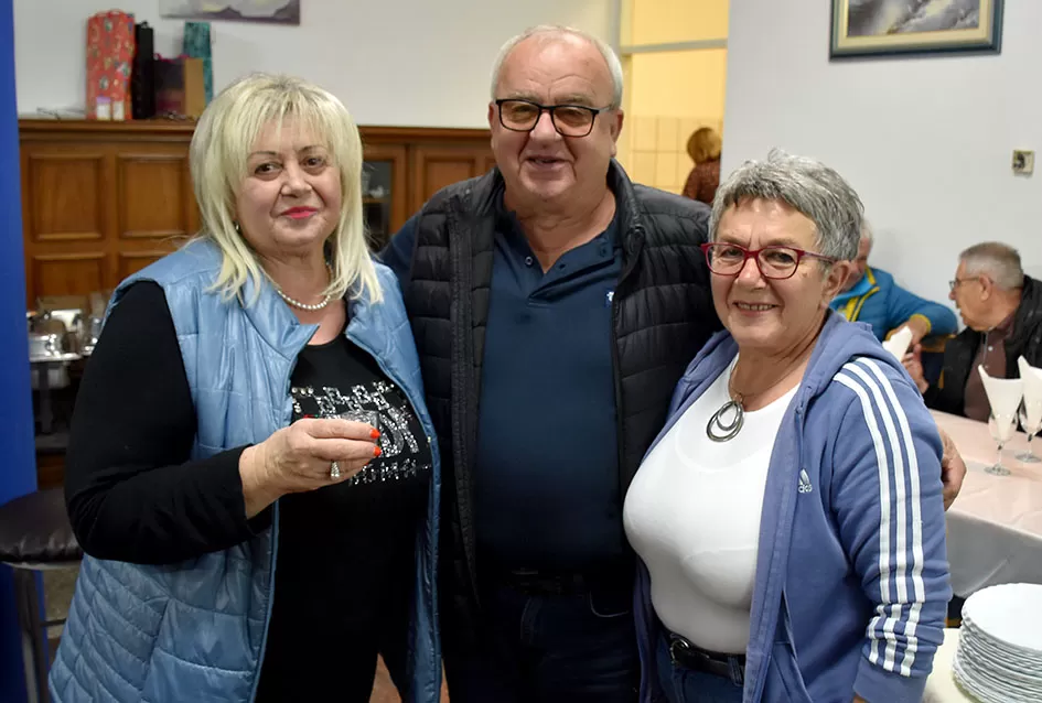 Veselo Martinje kod Anke i Branka Šutala: Bauer krstio mošt, Hodak novi kum