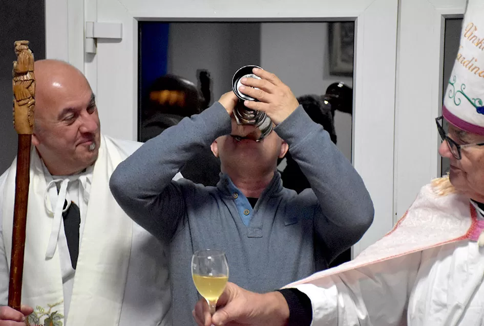 Veselo Martinje kod Anke i Branka Šutala: Bauer krstio mošt, Hodak novi kum