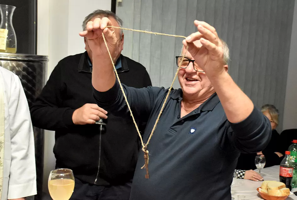 Veselo Martinje kod Anke i Branka Šutala: Bauer krstio mošt, Hodak novi kum