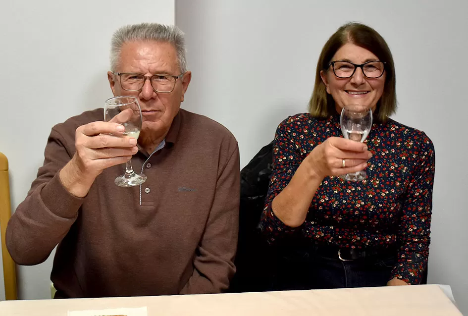 Veselo Martinje kod Anke i Branka Šutala: Bauer krstio mošt, Hodak novi kum