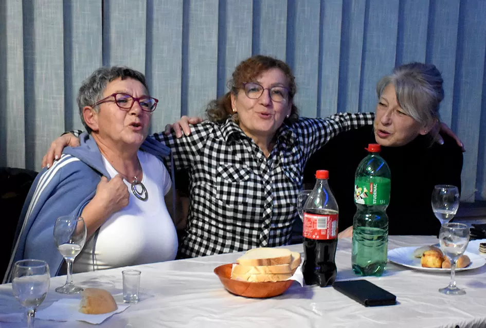 Veselo Martinje kod Anke i Branka Šutala: Bauer krstio mošt, Hodak novi kum