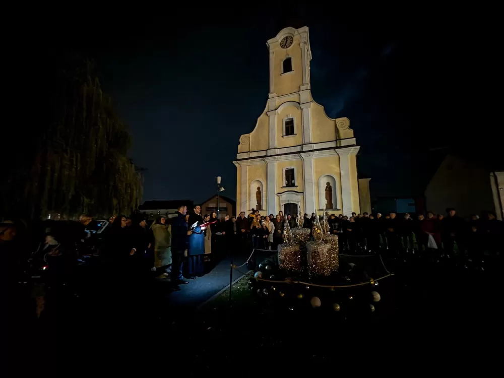 Prva nedjelju došašća – Općina Sibinj i načelnik Pavić nastavljaju dugogodišnju adventsku tradiciju